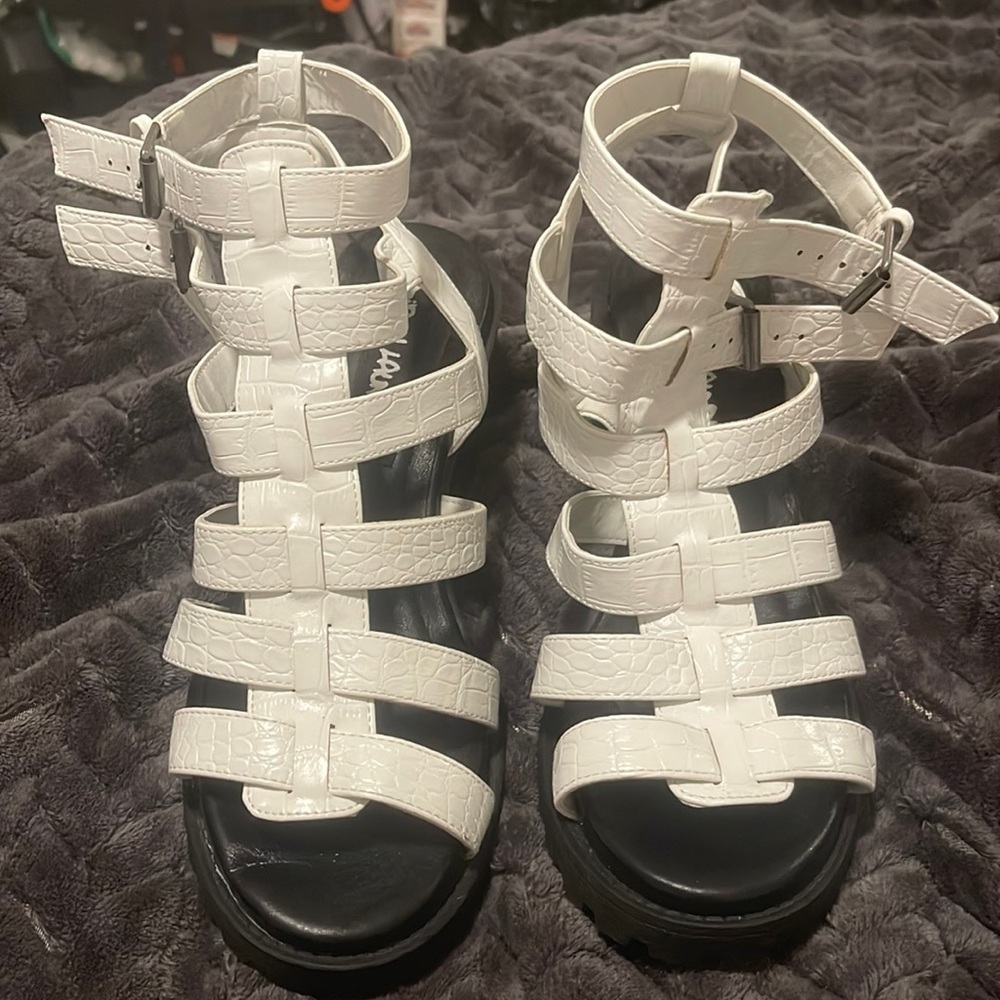 Dirty laundry white sandals